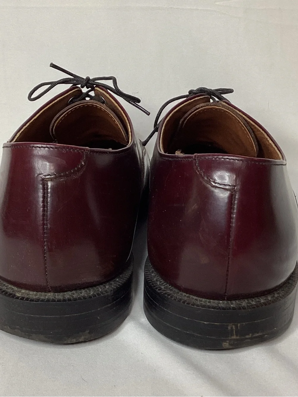 Bostonian Men's Burgundy Leather Cap-Toe Oxfords